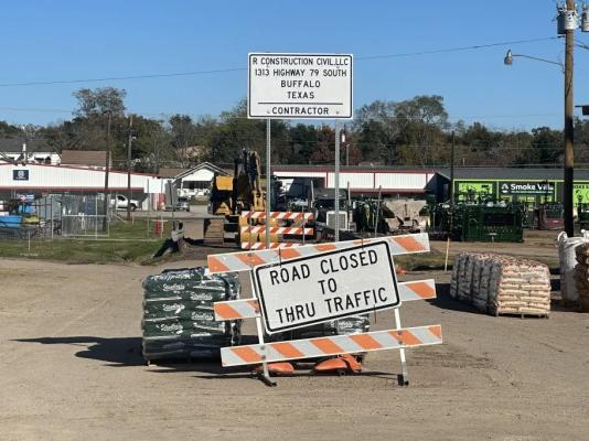 Road closed sign near Standley Feed and Seed. METEOR PHOTO BY RICHARD SIRMAN