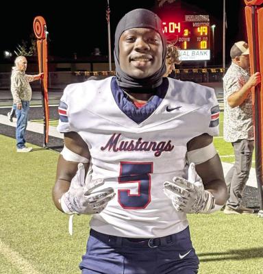 Madisonville senior running back Jaden Simpson set a program record for most rushing touchdowns in a single season with 29, recording three in Friday’s 49-10 win over Giddings. Simpson, who has 30 total touchdowns in 2025, surpassed a record set by former Mustang Cornelius Merchant in 2017. METEOR PHOTOS BY CAMPBELL ATKINS