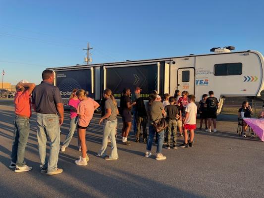 Stem Lab Rolls Through Madisonville