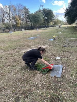 Community Decorates Cemetery for Christmas