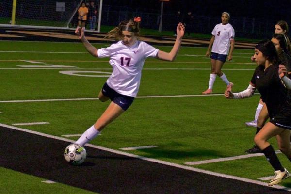 LADY MUSTANGS NET 10 IN DISTRICT OPENER