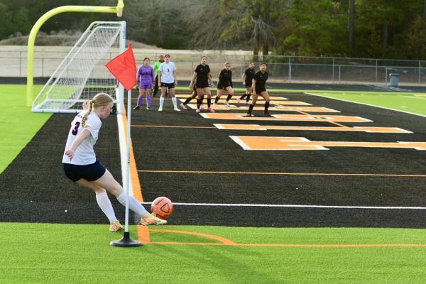 Mustangs roll through district play as winter sports near end