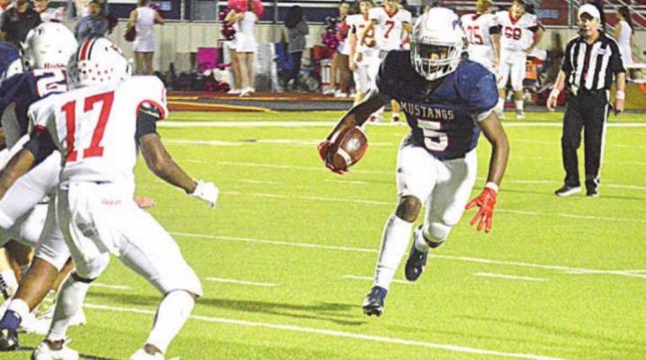 Mustangs fall to 1-1 in district