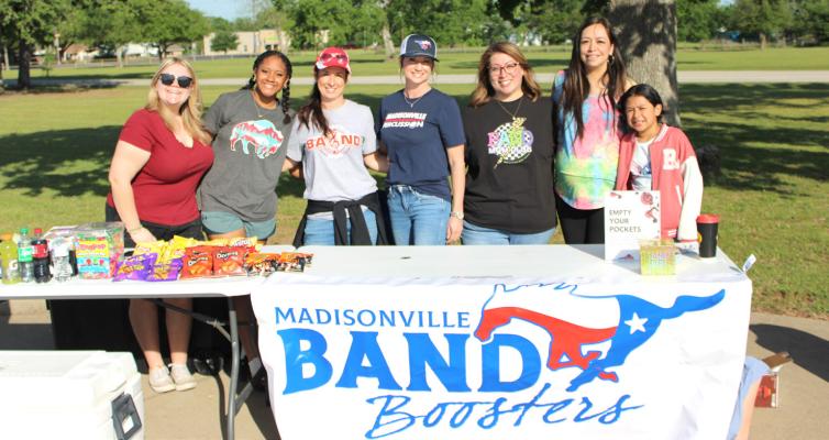 COMMUNITY TURNS OUT FOR MUSTANG FLEA MARKET