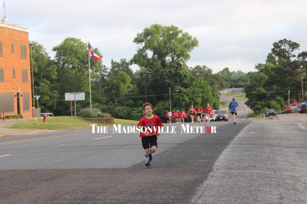 WALKERS HONOR FALLEN HEROES