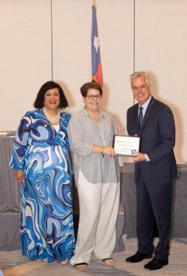 RECOGNIZING LEADERS