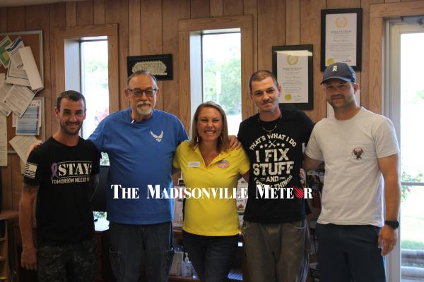 VETERANS VISIT MIDWAY
