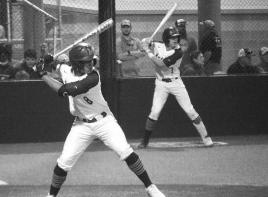 Stangs drop two in district