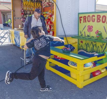 A Saturday Fiesta of Cars, Vendors, &amp; Delights
