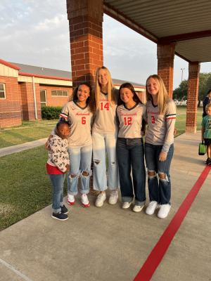 Mustang Volleyball Players
