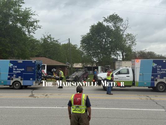 Two children hospitalized after three-vehicle crash