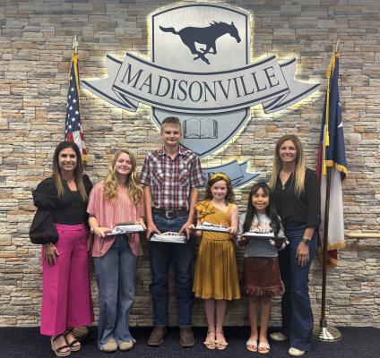 District Recognizes Standout Students, Staff
