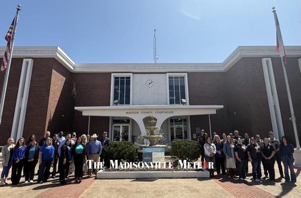COUNTY RECOGNIZES CHILD ABUSE AWARENESS MONTH