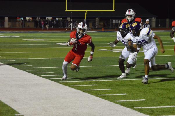 Madisonville’s Tristan Whaley took a screen pass 62 yards to the house in the final minute of Friday’s game to lead the Mustangs past Center by a score of 21-14 on Homecoming.  