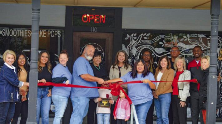 A Bushel &amp; A Perk had its ribbon-cutting ceremony hosted by the Madisonville Chamber of Commerce on Tuesday, November 15; representatives of the city, county, and of course, owners Dan and Renee Garner their children, and staff were in attendance