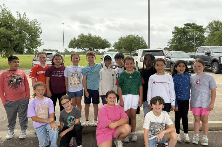 MIS STUDENT COUNCIL CLEANS WINDOWS FOR TEACHERS