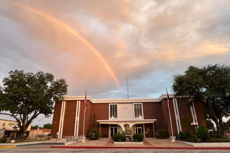 Somewhere over the Courthouse